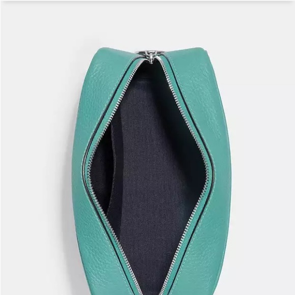 Coach Ellis cosmetic bag. - Picture 2 of 6